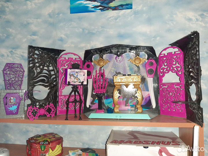 Монстер хай мебель как новая, клуб