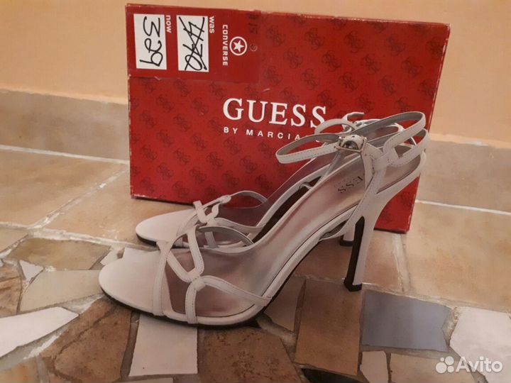 Босоножки guess