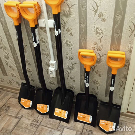 Лопаты Fiskars и Plantic