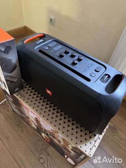 Колонка jbl partybox on the go с микрофонами