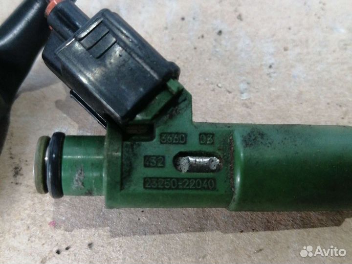 Форсунка топливная Toyota Avensis, 1.8, 1zzfe