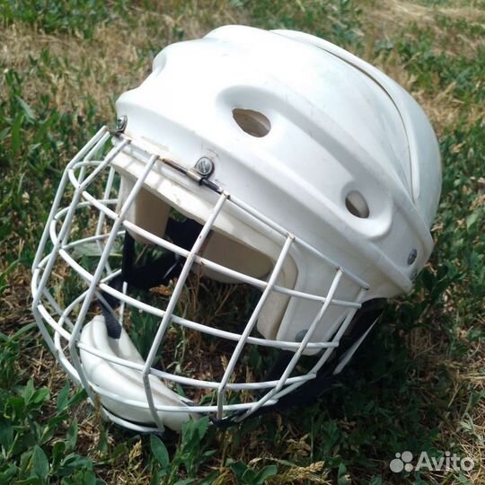Шлем хоккейный