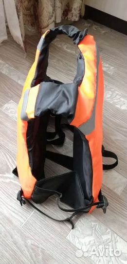 Спасательный жилет