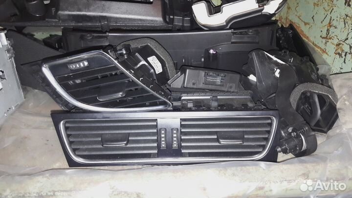 Audi A4 B8 центральный воздуховод