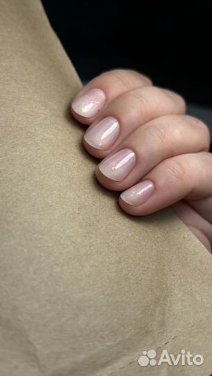 Модель на маникюр