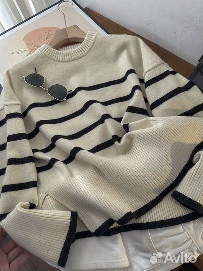 Свитер женский Bershka новый S