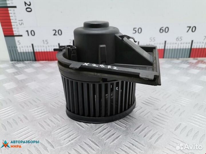 Моторчик печки Volkswagen Golf 3 1998 1J1819021C