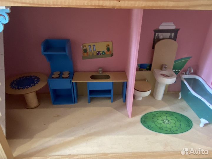 Домик кукольный