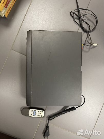 Видеомагнитофон LG с пультом