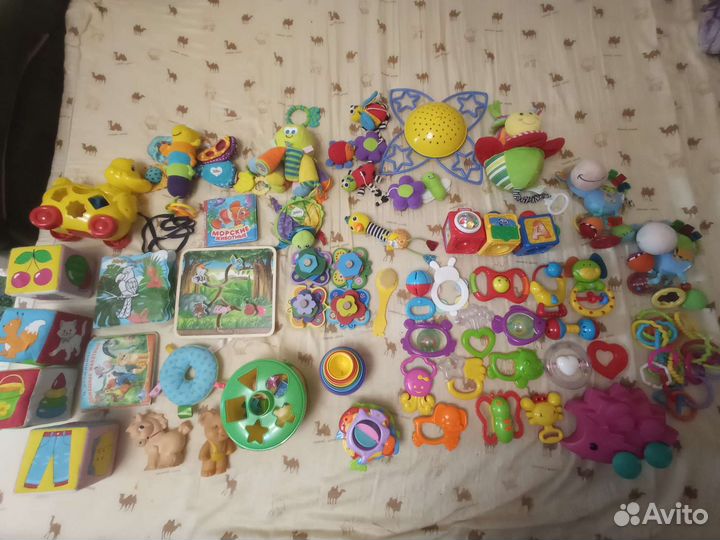 Игрушки для малыша, погремушки