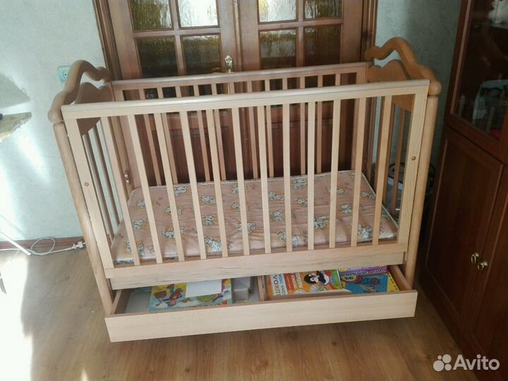 Детская кроватка