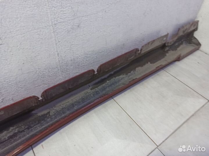 Накладка на правый порог