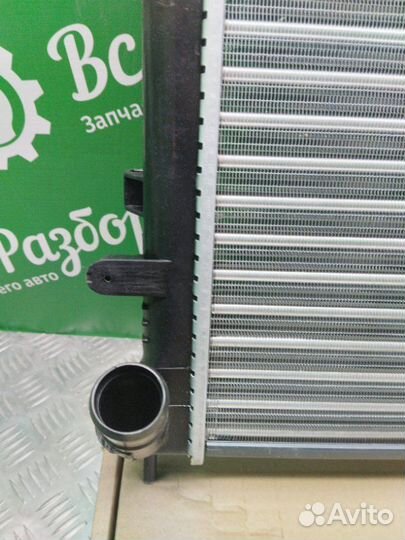 Радиатор охлаждения Renault Logan Largus
