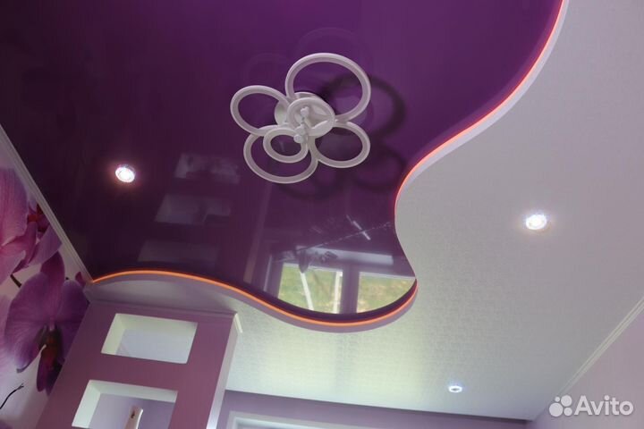 Ремонт натяжного потолка и слив воды в Омске