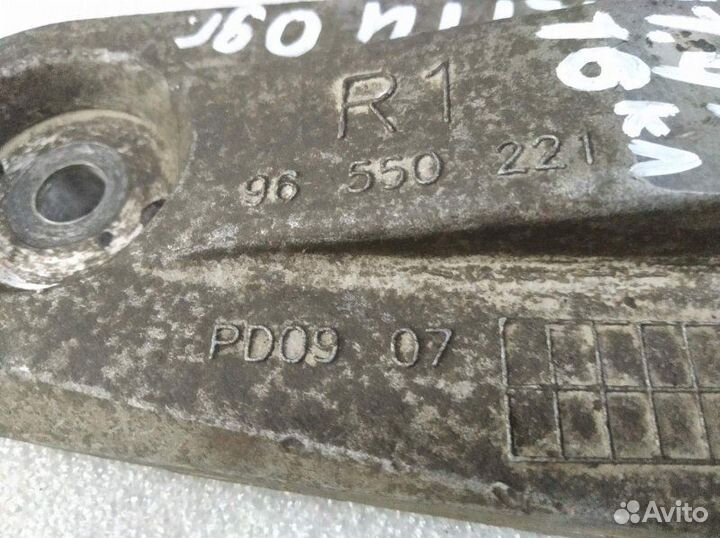 Кронштейн двигателя правый Chevrolet Lacetti