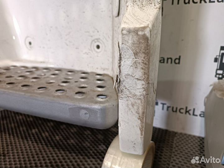 Корпус подножки правый Man Tgx