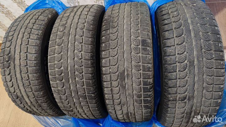 Maxtrek Trek M7 215/55 R17 98H