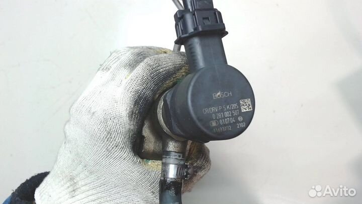 Рампа топливная Jeep Liberty, 2004