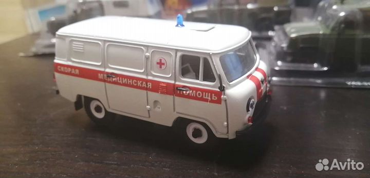 Модель автомобиля 1/43 Газ и УАЗ Автолегенды СССР