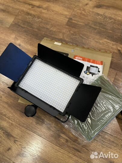 Светдиодный прибор Godox 500w