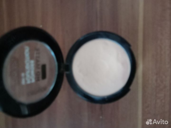 Пудровая тональная основа Catrice