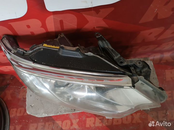 Фара передняя правая Toyota Camry v55 8114533891