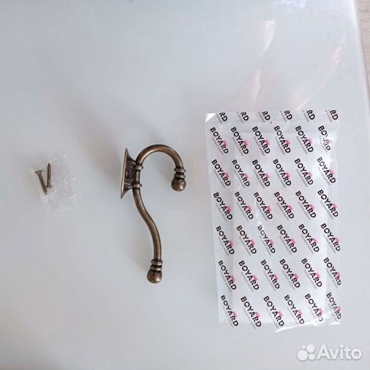 Мебельные крючки для прихожей