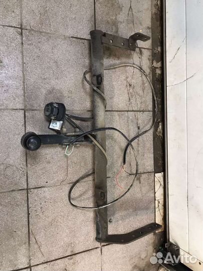 Фаркоп на Гранту лифтбек