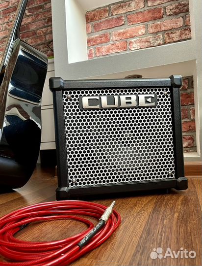 Гитарный комбоусилитель Roland Cube