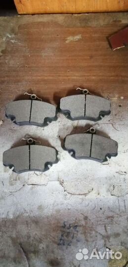 Продам передние колодки на Рено Логан Сандеро