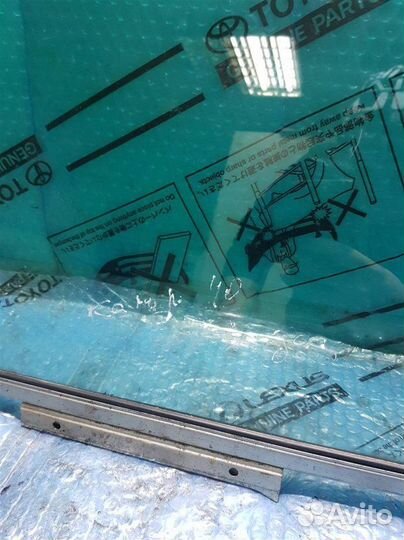 Стекло двери задней правой Toyota Camry V40