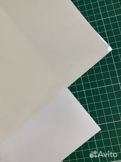 Самоклеящаяся плёнка vinil PVC бел./пр. 40/50см