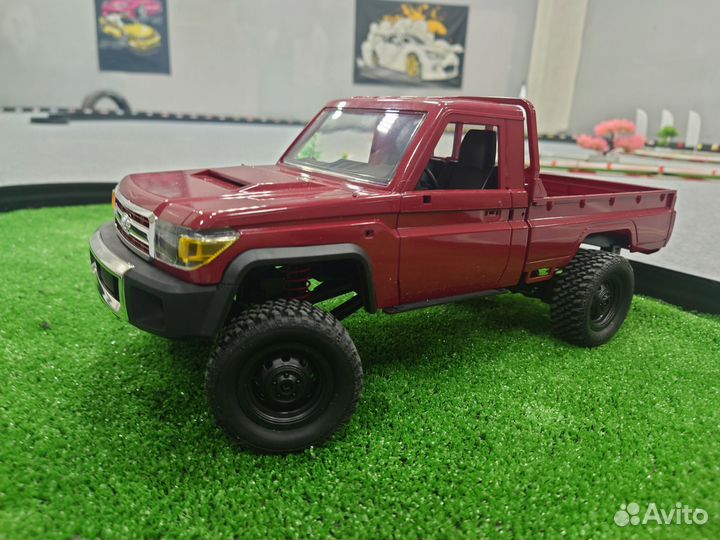 Продам машинку на радиоуправлении 1/12