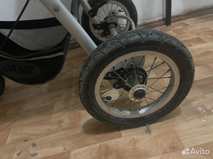 Коляска Jane 2 в 1 есть верх для малыша