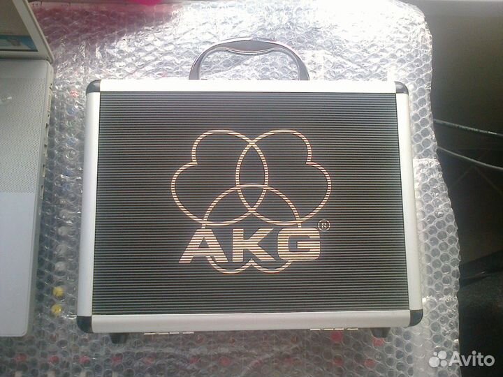 AKG c3000