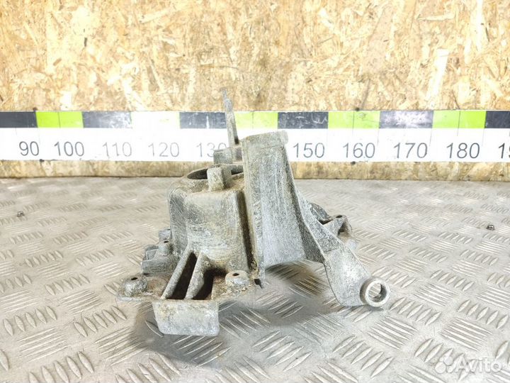 Кронштейн кпп Renault Kangoo 1997 2003