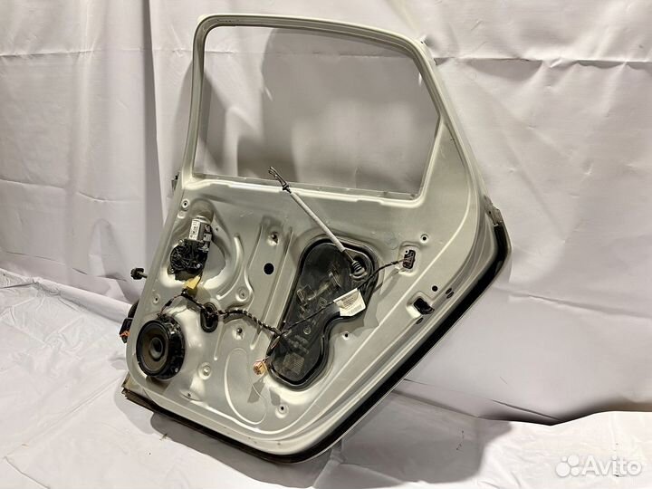 Дверь задняя правая Volkswagen Polo. Оригинал