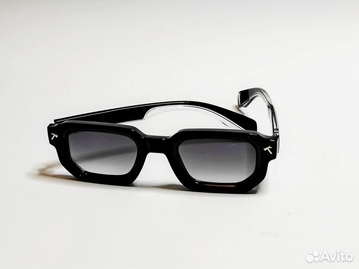 Солнцезащитные очки новые
