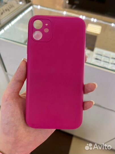 Чехлы на iPhone 11