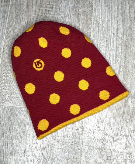 Двусторонняя шапка burton