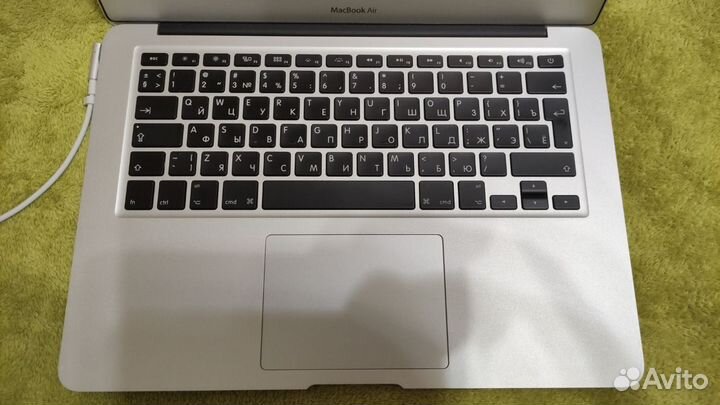 Macbook Air (3-inch, Mid 2011)