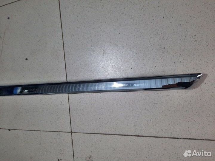 Молдинг на дверь передний правый Тoyota Land