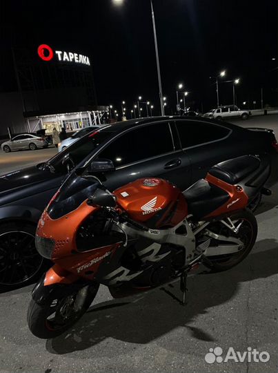 Honda CBR 900 RR 919