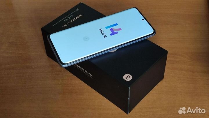 Xiaomi 12 Pro, 12/256 ГБ