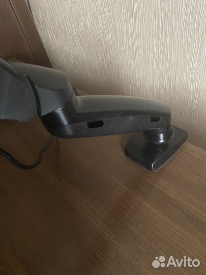 Кроштейн монитора для стола