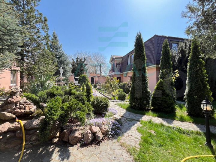 Дом 245 м² на участке 8,9 сот.