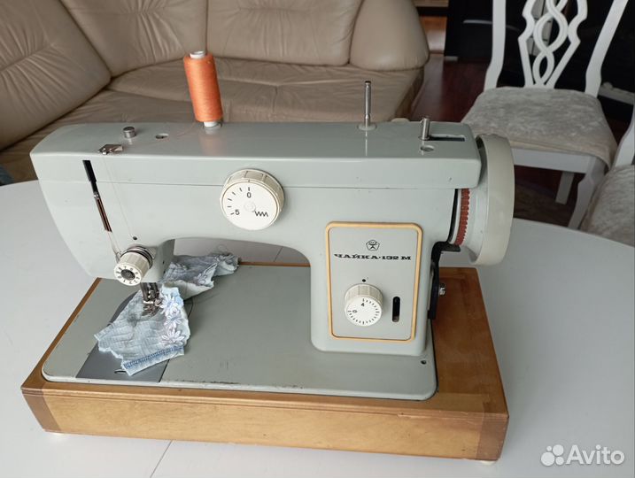 Швейная машина Чайка
