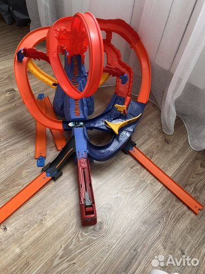 Трек Hot Wheels Вулкан