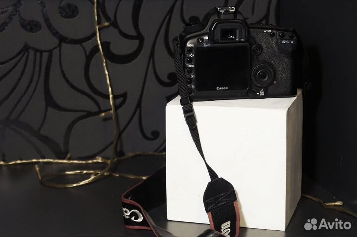 Canon 5D mark 2 body + 40mm