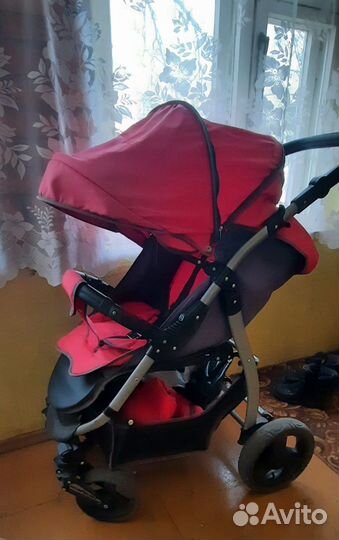 Детская прогулочная коляска